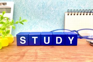 STUDYと書かれたイラスト