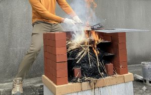 カツオを炙っているところ