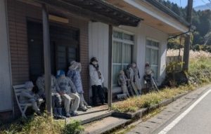 かかしの村の風景を撮影した写真